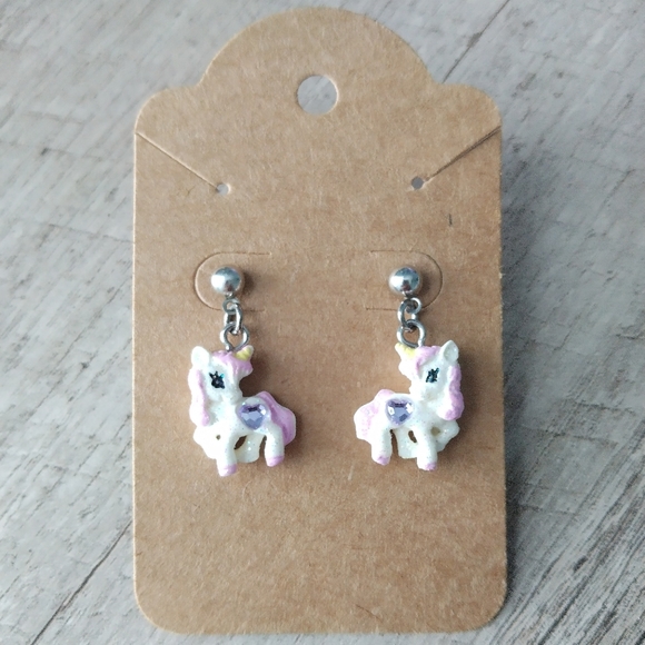 Claire's Sparkly Unicorn Dangle Stud Earrings ✨🦄 - Picture 3 of 6